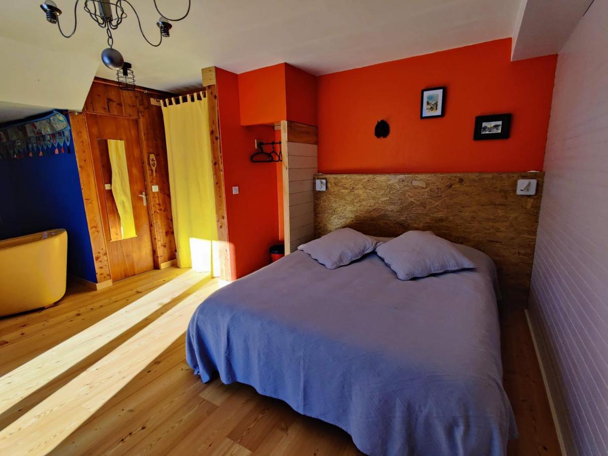 Chalet Ailleurs Appartement A Molines En Queyras Exterior foto