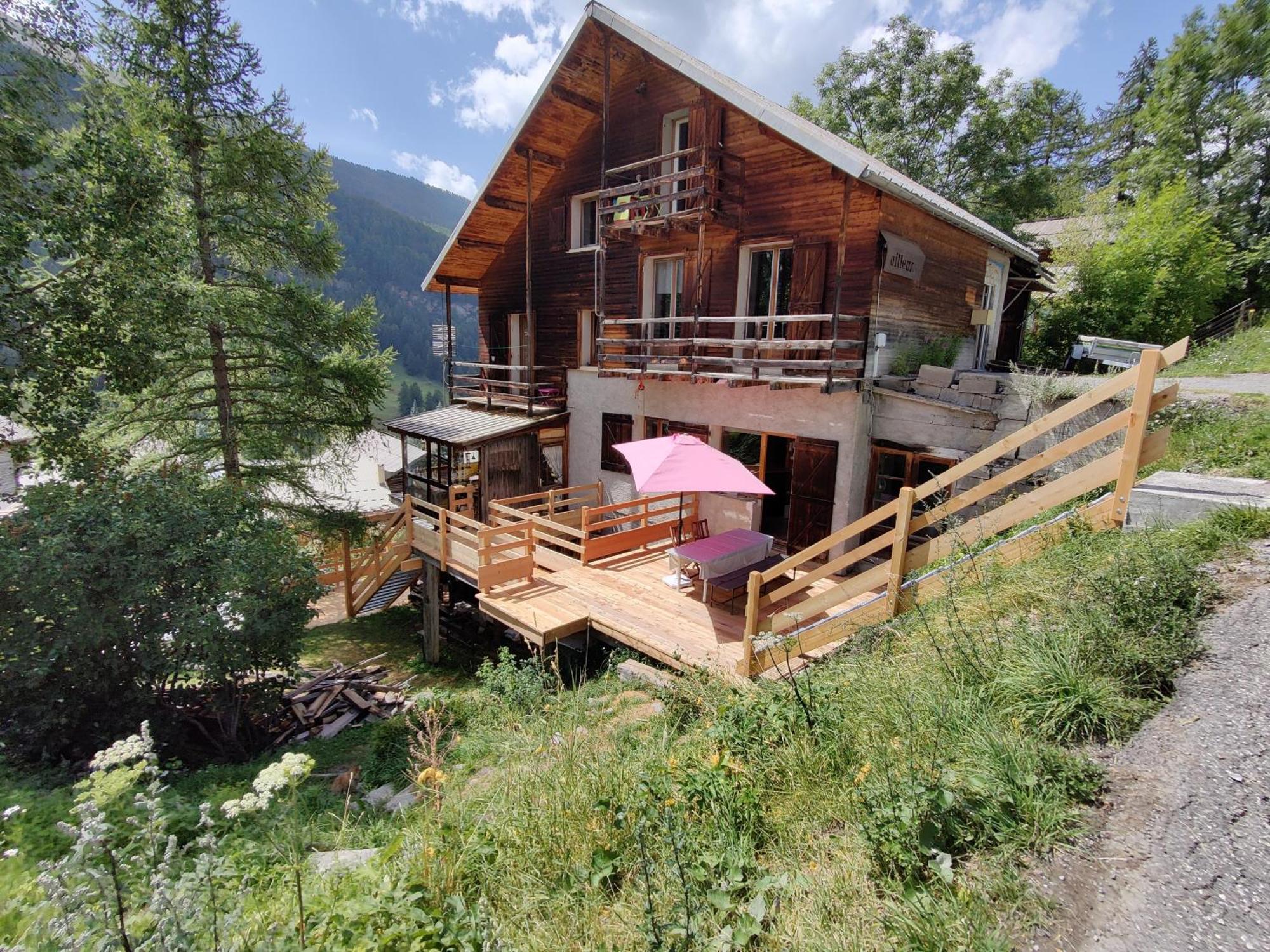 Chalet Ailleurs Appartement A Molines En Queyras Exterior foto
