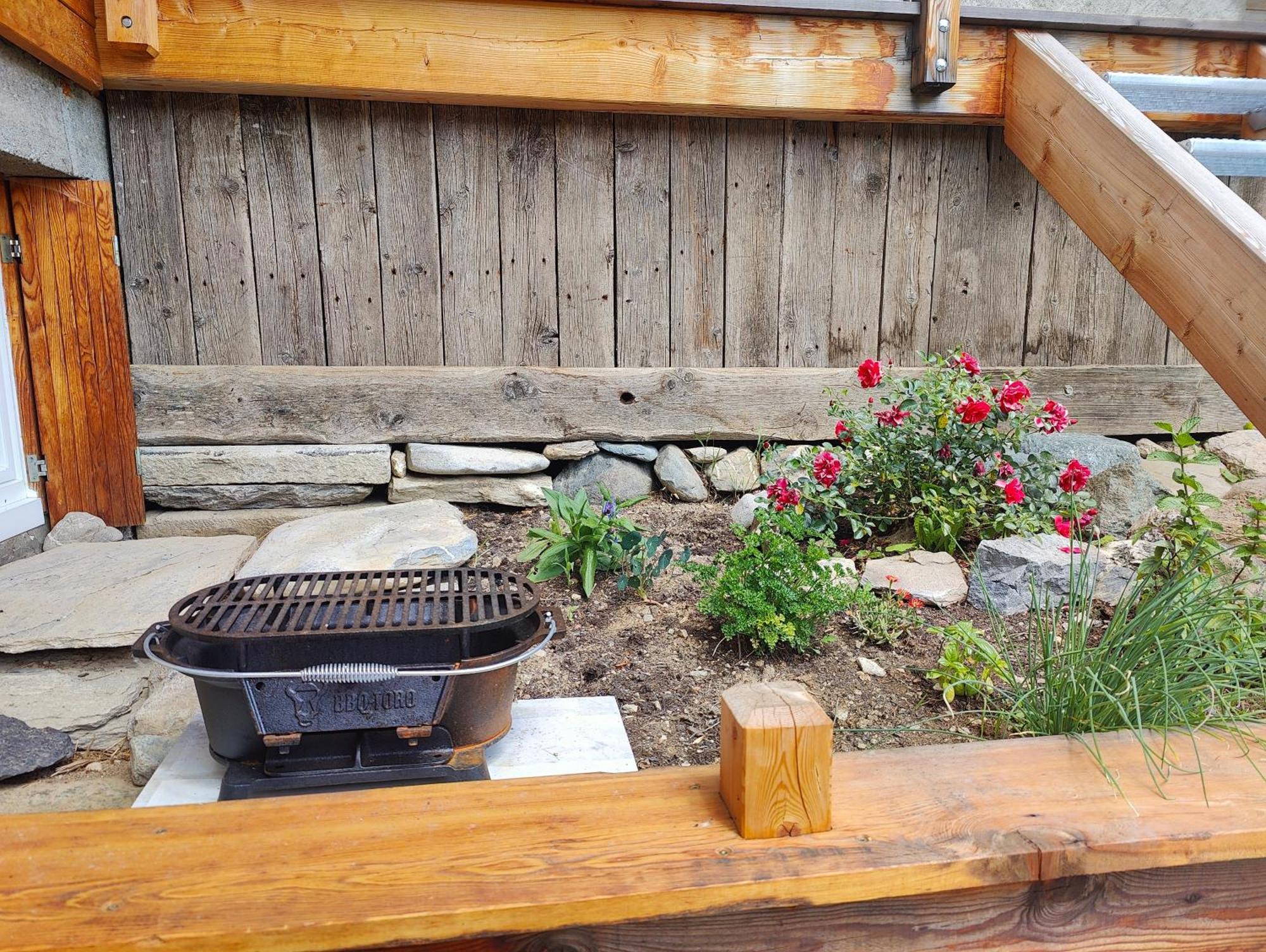 Chalet Ailleurs Appartement A Molines En Queyras Exterior foto