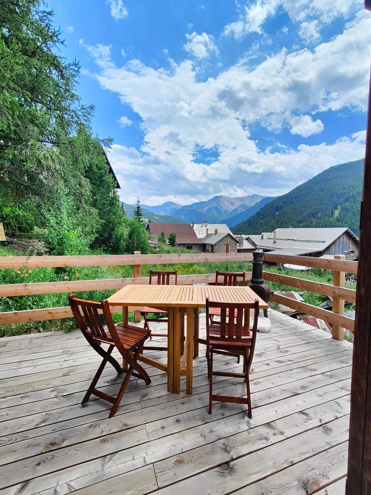 Chalet Ailleurs Appartement A Molines En Queyras Exterior foto
